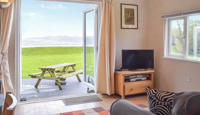 2 bedroom accommodation in Llansteffan