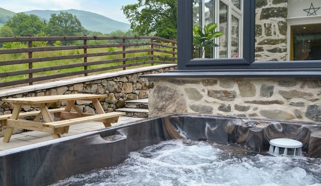 2 bedroom accommodation in Cwm-Cewydd, near Machynlleth