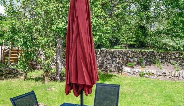 2 bedroom accommodation in Newtonairds