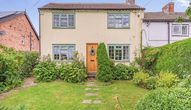 2 bedroom accommodation in Thornton-le-Moor, near Northallerton