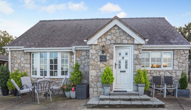 2 bedroom accommodation in Cefn, near St Asaph