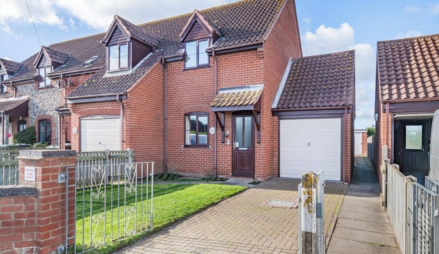 2 bedroom accommodation in Sea Palling.