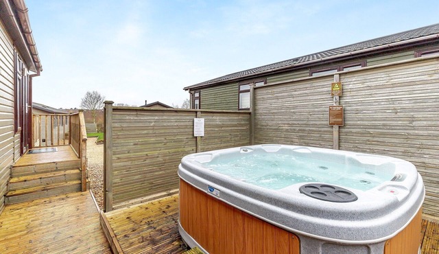 2 bedroom accommodation in Overseal, Nr Ashby-de-la-Zouch