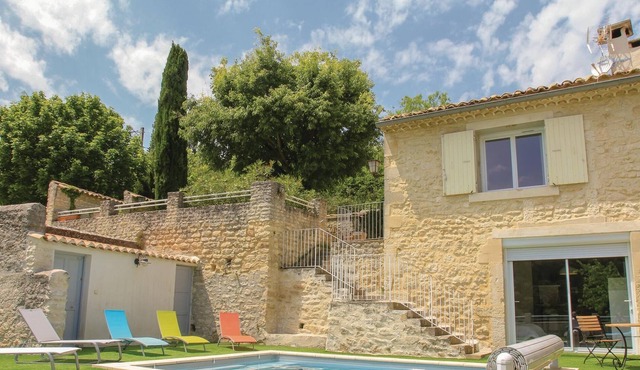 2 bedroom accommodation in St Restitut