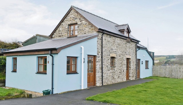 2 bedroom accommodation in Llanfarian, Aberystwyth