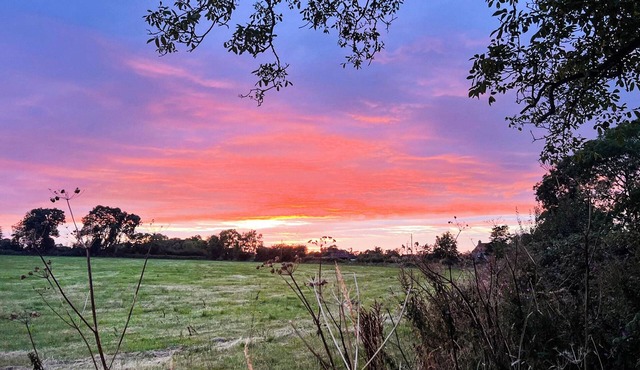 2 bedroom accommodation in Burtle, near Glastonbury