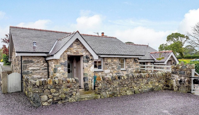 2 bedroom accommodation in Caethro, near Caernarfon