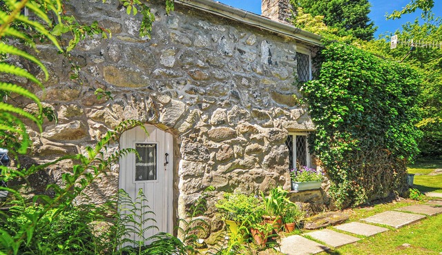 2 bedroom accommodation in Garndolbenmaen, near Porthmadog