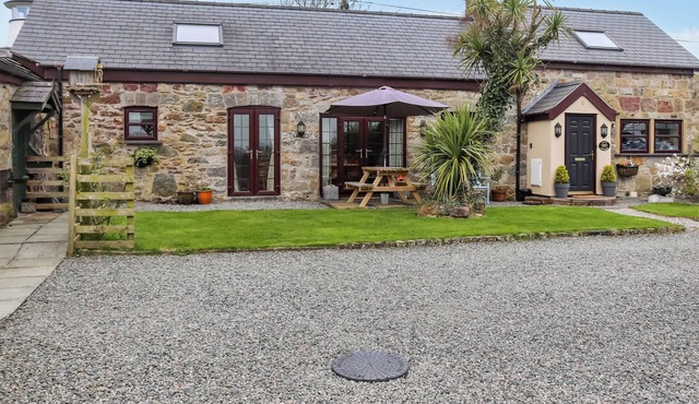 2 bedroom accommodation in Capel Coch