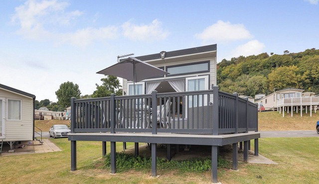 2 bedroom accommodation in Pendine, near Laugharne and Llansteffan