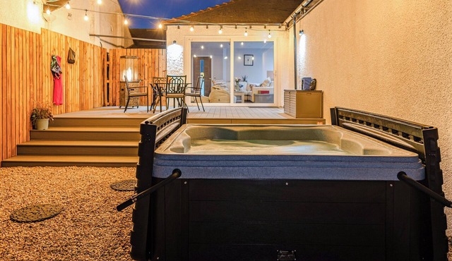 2 bedroom accommodation in Carnoustie