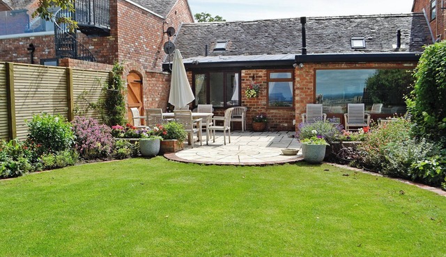 2 bedroom accommodation in Prestbury, near Cheltenham