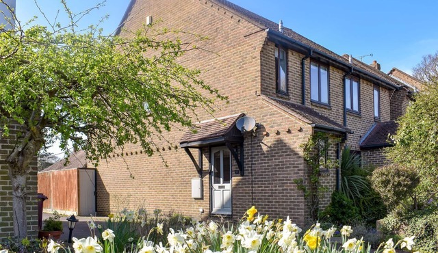 2 bedroom accommodation in Hambrook, near Chichester