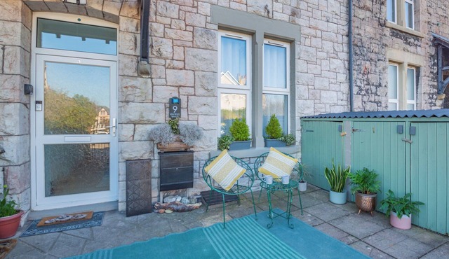 2 bedroom accommodation in Colwyn Bay