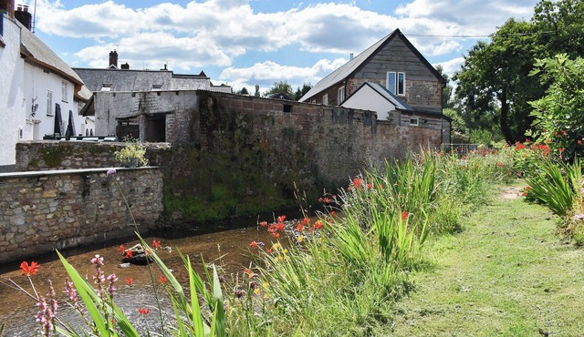 2 bedroom accommodation in Kentisbeare, Cullompton