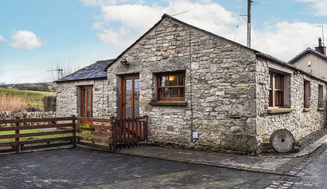 2 bedroom accommodation in Helsington