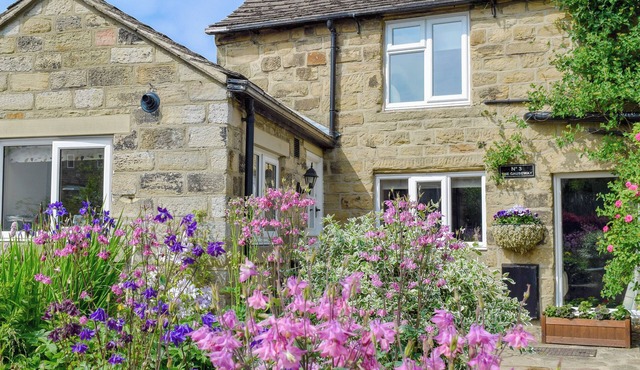 2 bedroom accommodation in Eyam, near Bakewell