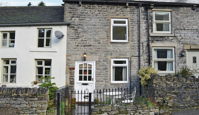 2 bedroom accommodation in Castleton, near Buxton