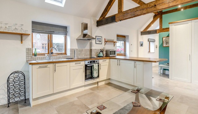 2 bedroom accommodation in Northwood, near Ellesmere