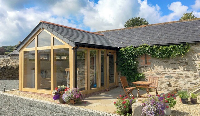 2 bedroom accommodation in North Hill