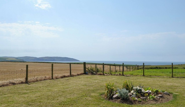 2 bedroom accommodation in Port Logan