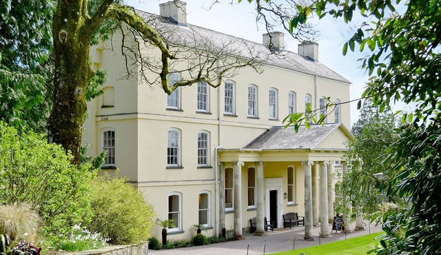 2 bedroom accommodation in Porthyrrhyd, near Carmarthen