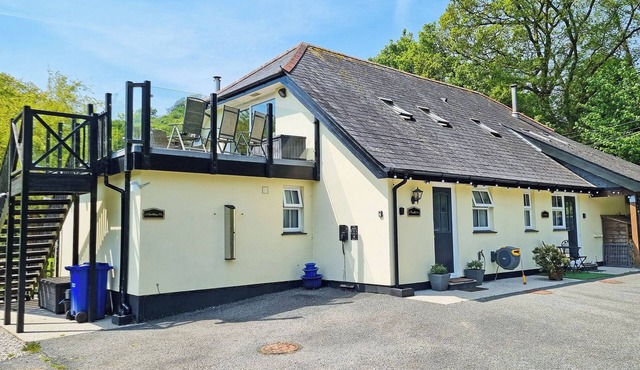 2 bedroom accommodation in Polmassick, near St Austell