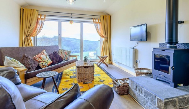 2 bedroom accommodation in Tairgwaith