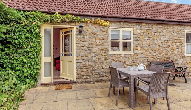 2 bedroom accommodation in Templecombe