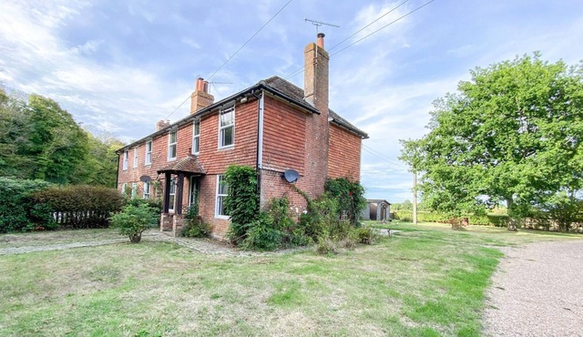 2 bedroom accommodation in Woodchurch