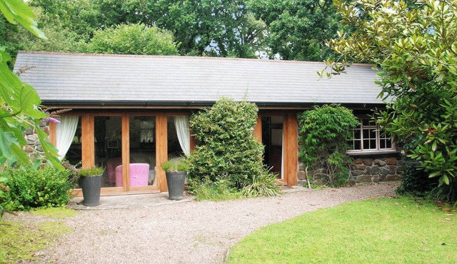 2 bedroom accommodation in Instow, near Barnstaple