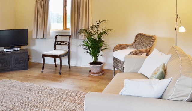 2 bedroom accommodation in Little Baddow, near Chelmsford