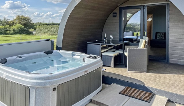 2 bedroom accommodation in North Barrow, near Yeovil