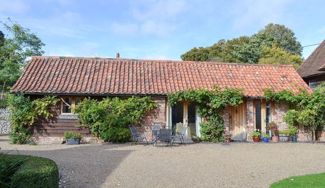 2 bedroom accommodation in Nonington, near Dover