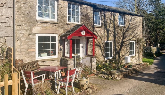 2 bedroom accommodation in Silverdale, near Arnside