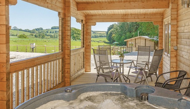 2 bedroom accommodation in Crewkerne