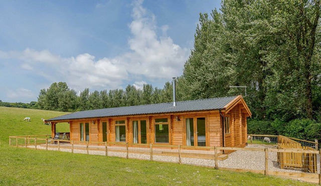 2 bedroom accommodation in Crewkerne