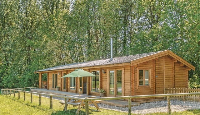 2 bedroom accommodation in Crewkerne