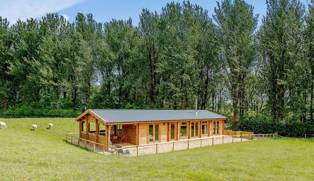 2 bedroom accommodation in Crewkerne