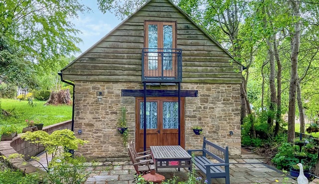 2 bedroom accommodation in Misterton, near Chard