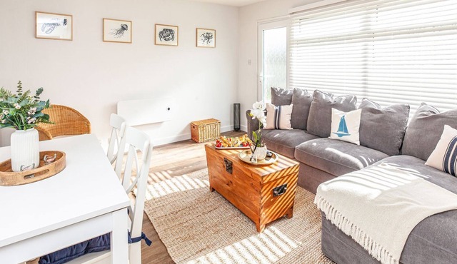 2 bedroom accommodation in Dartmouth