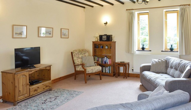 2 bedroom accommodation in Puncknowle, near Dorchester