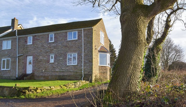 2 bedroom accommodation in Old Whittington, near Chesterfield