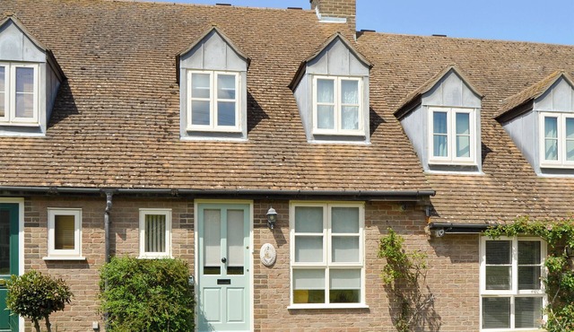 2 bedroom accommodation in Island Harbour, near Newport