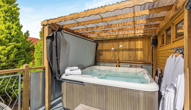 2 bedroom accommodation in Ellesmere