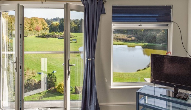 2 bedroom accommodation in Elmbridge