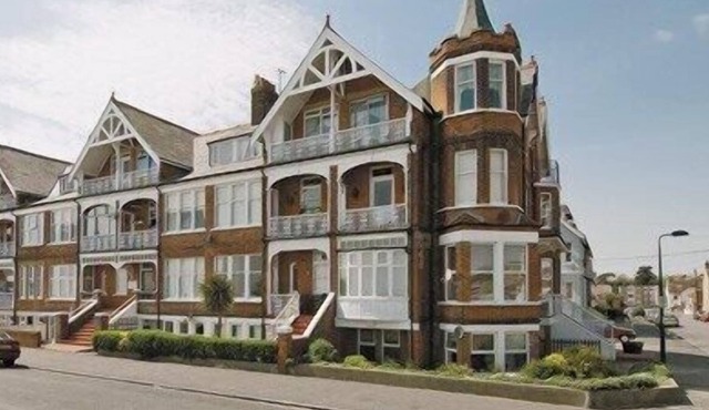 2 bedroom accommodation in Felixstowe
