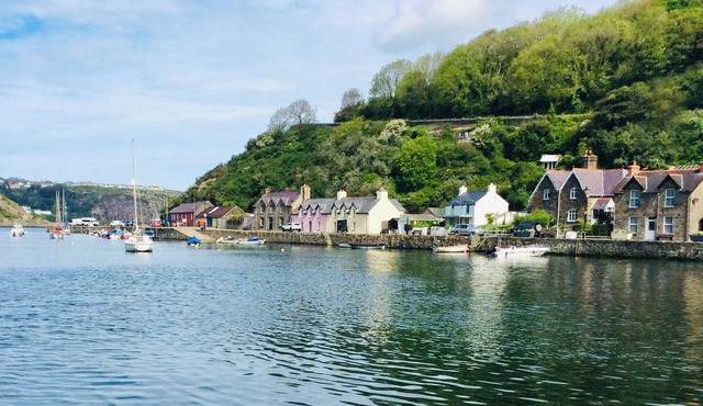 2 bedroom accommodation in Fishguard