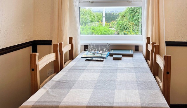 2 bedroom accommodation in Dilhorne, near Cheadle