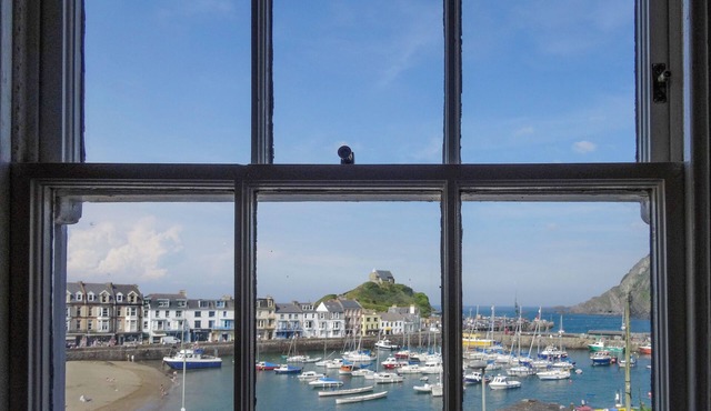 2 bedroom accommodation in Ilfracombe